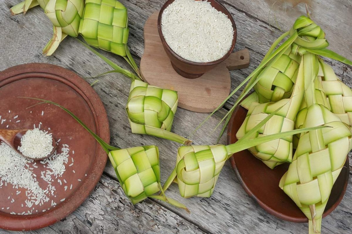 Resep Dan Cara Mudah Membuat Ketupat Untuk Lebaran, Gampang Banget ...