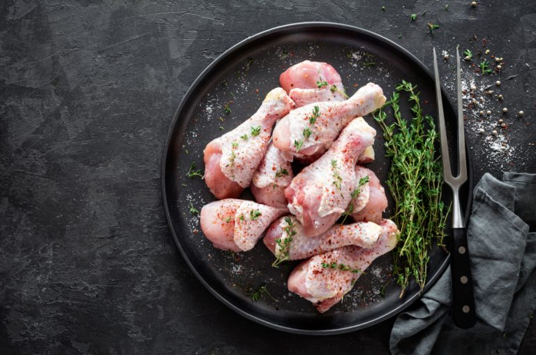 Begini Penjelasan Cara Menyimpan Daging Ayam Di Kulkas Dicuci Dulu Atau ...